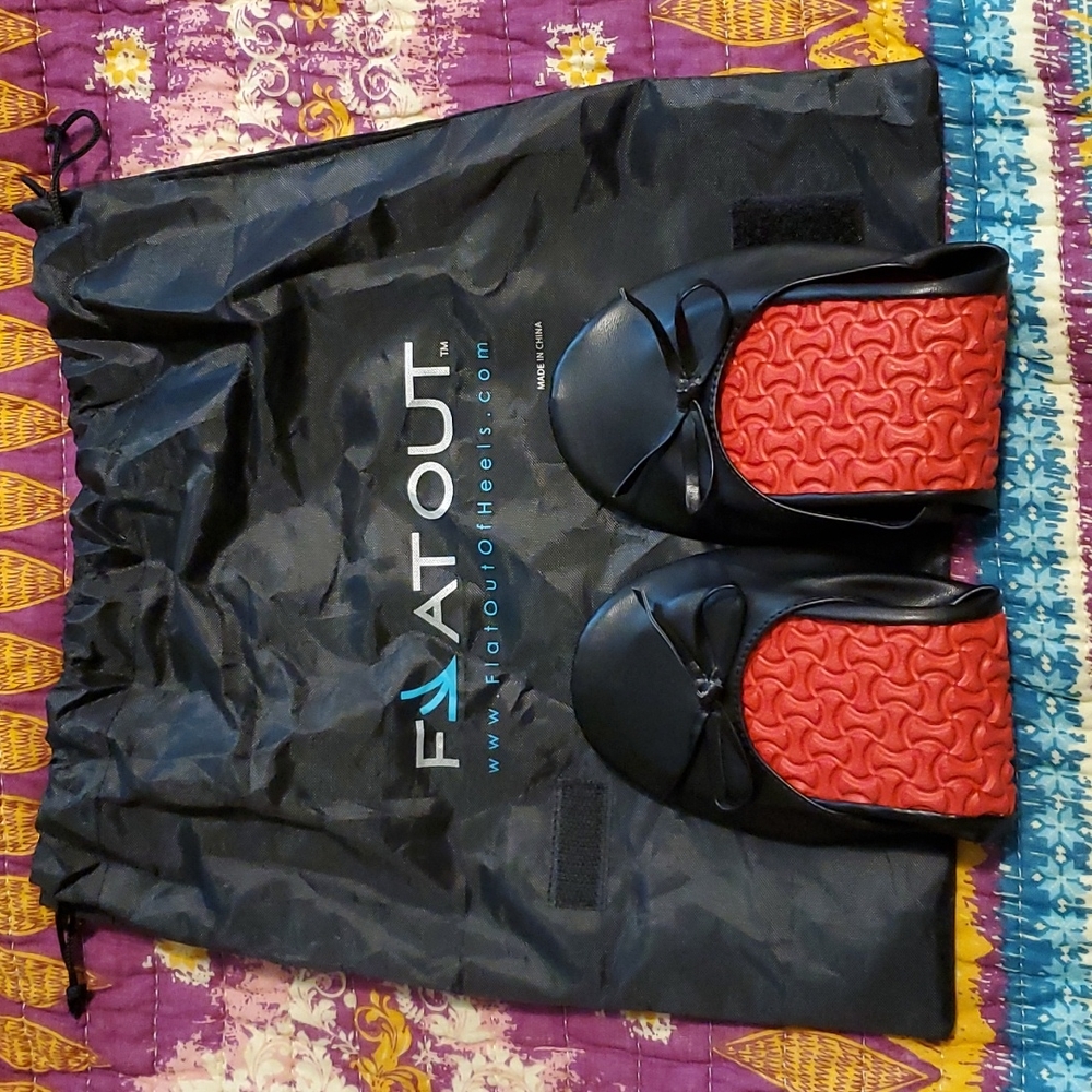 Flat Out of Heels roll up ballet flat shoes, Medium, Matte Black,NWOT